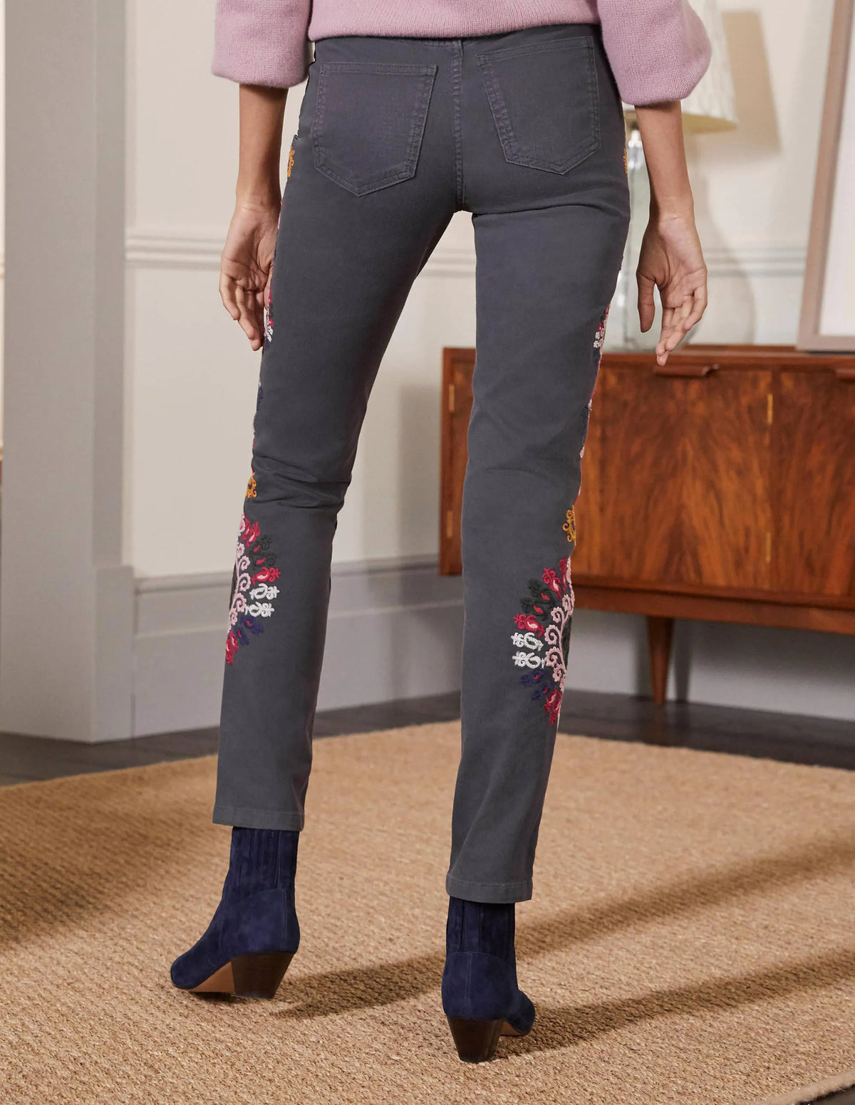 Girlfriend Jeans-Asphalt Embroidered