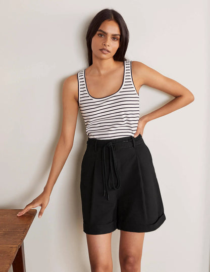 Portree Shorts-Black