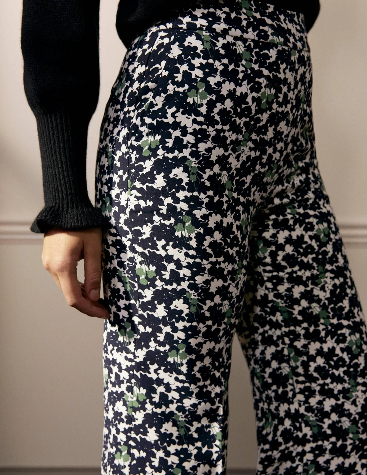 Relaxed Bootcut Pants-Black, Camo Floral