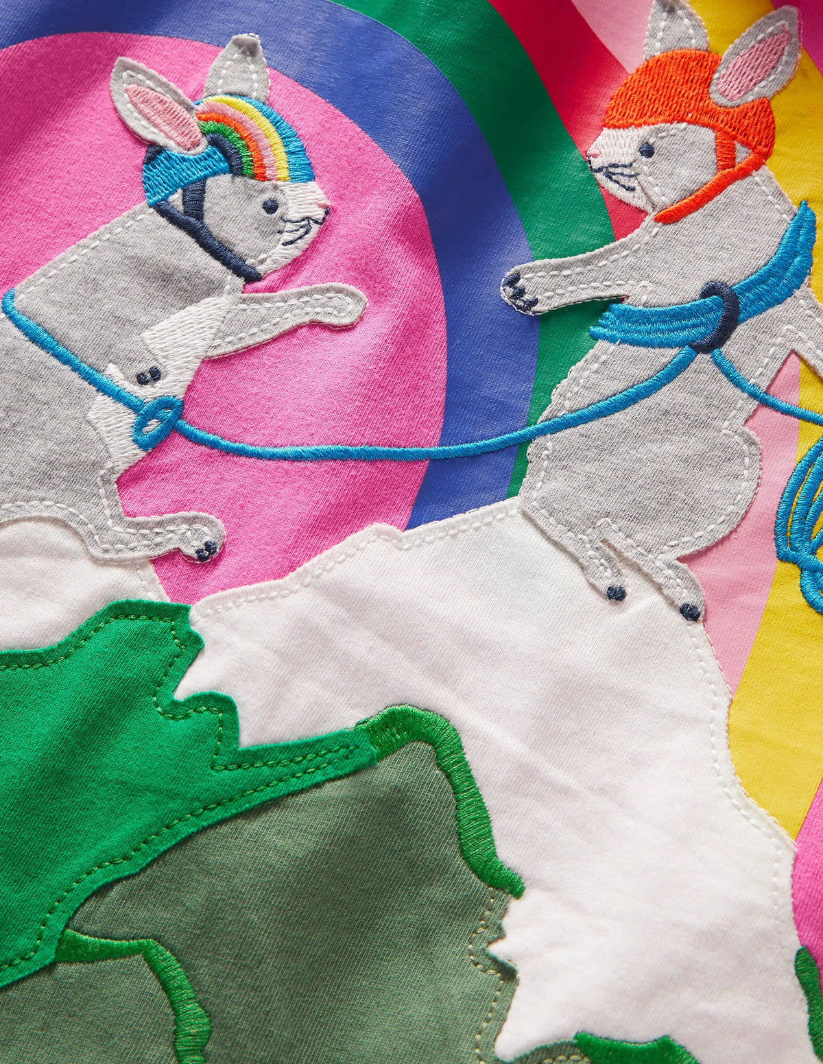 Adventure Appliqué T-shirt-Strawberry Ice Mountain