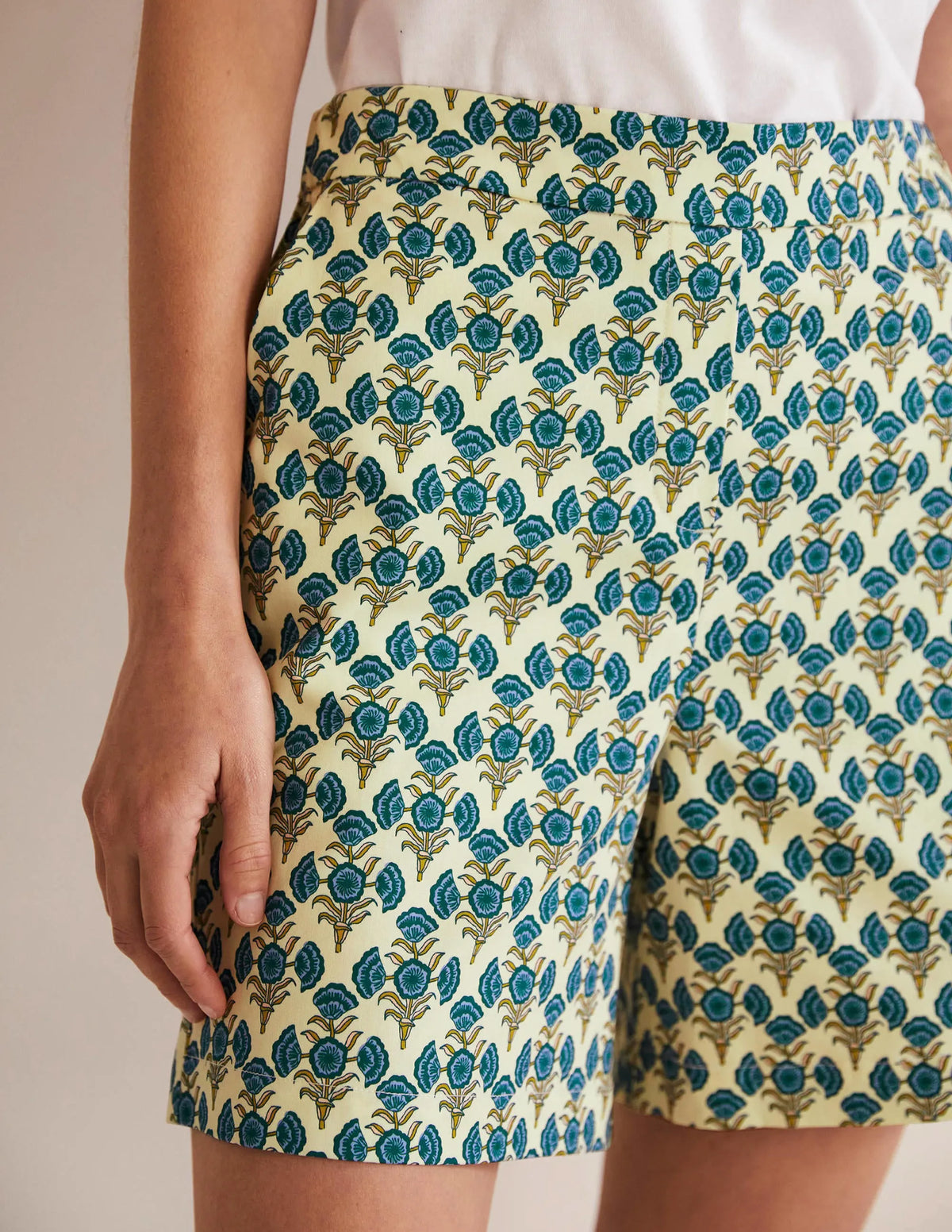 Pull On Shorts-Chesapeake Bay, Poppy Geo
