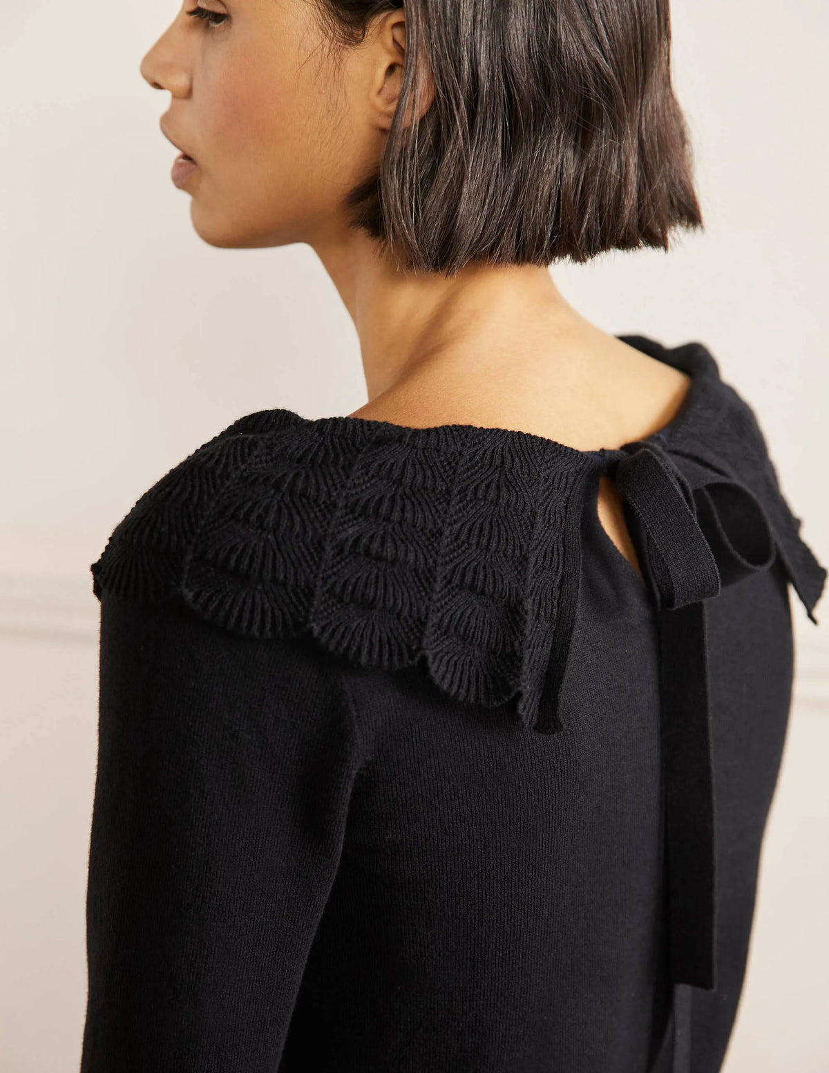 Tie Back Collar Sweater-Black