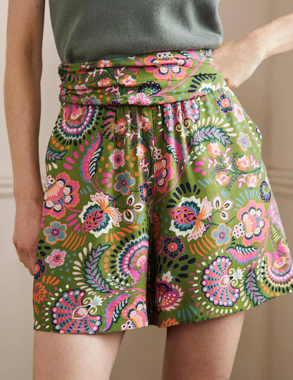 Ruched Waistband Shorts-Pea, Decorative Meadow