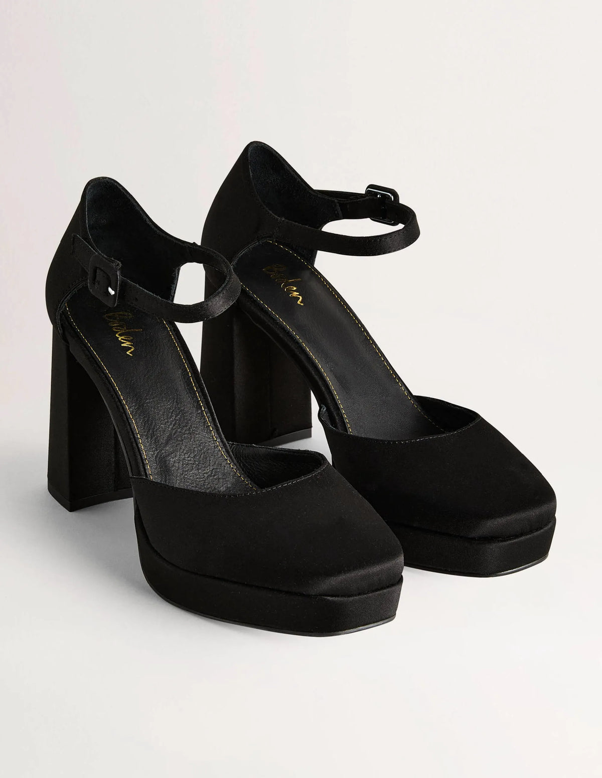 Closed-Toe Heeled Platforms-Black