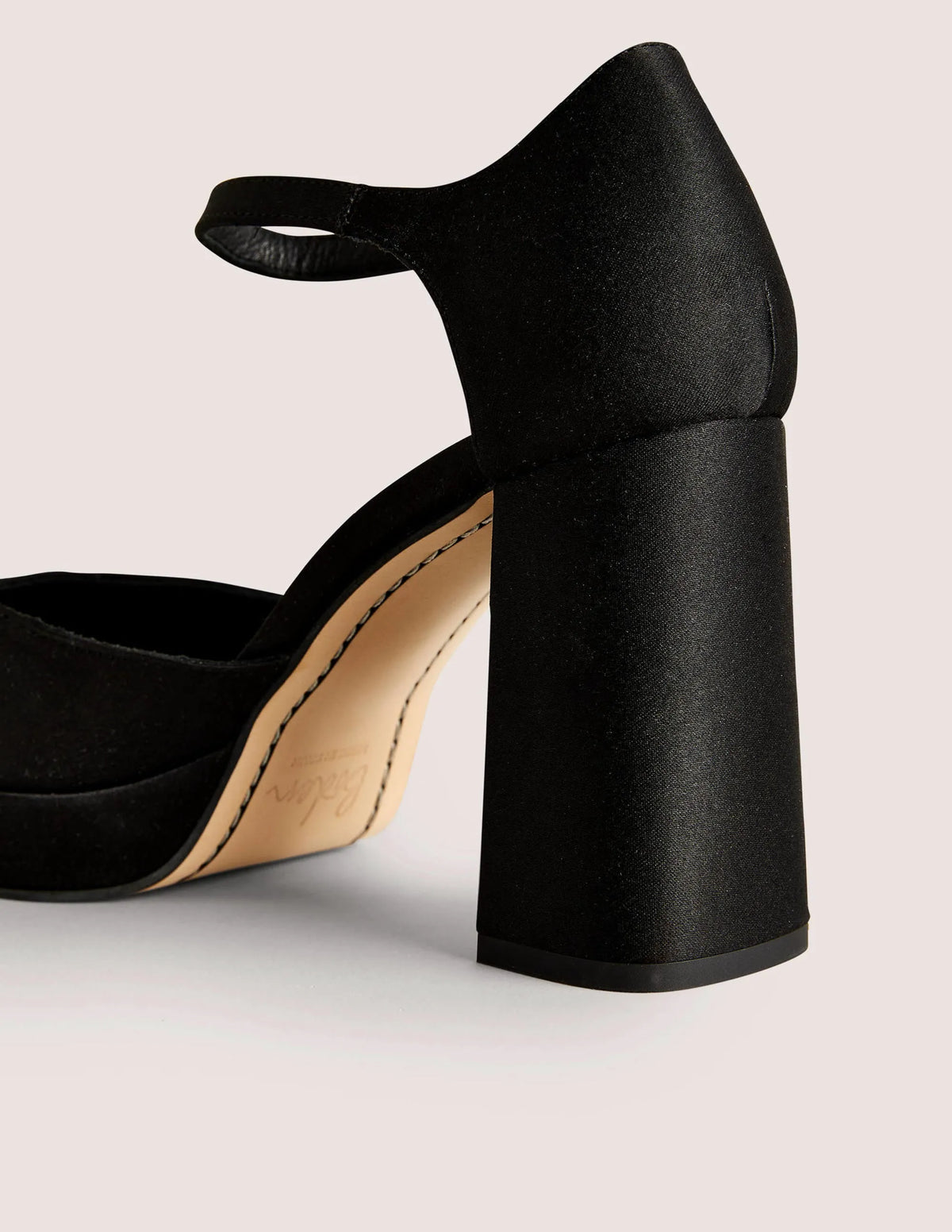 Closed-Toe Heeled Platforms-Black