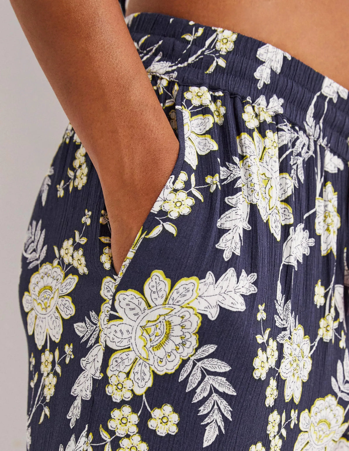 Crinkle Tapered Pants-French Navy, Chintz Bloom
