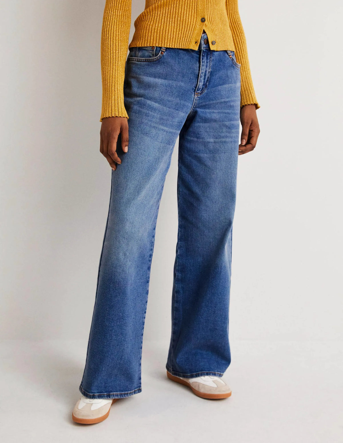 Low Rise Wide Leg Jeans-Light Vintage