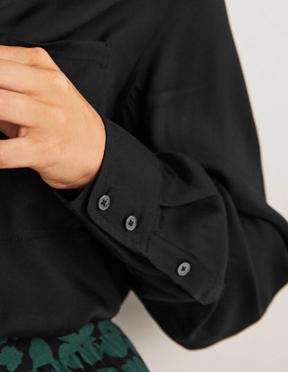 Longline Pocket Detail Shirt-Black