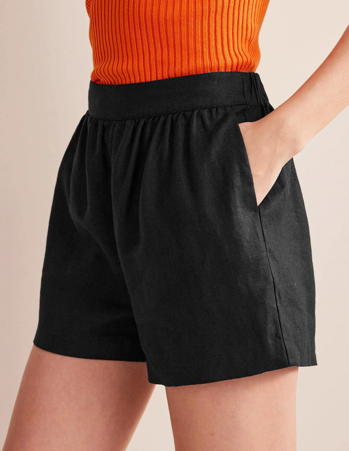 Pull-on Linen Shorts-Black