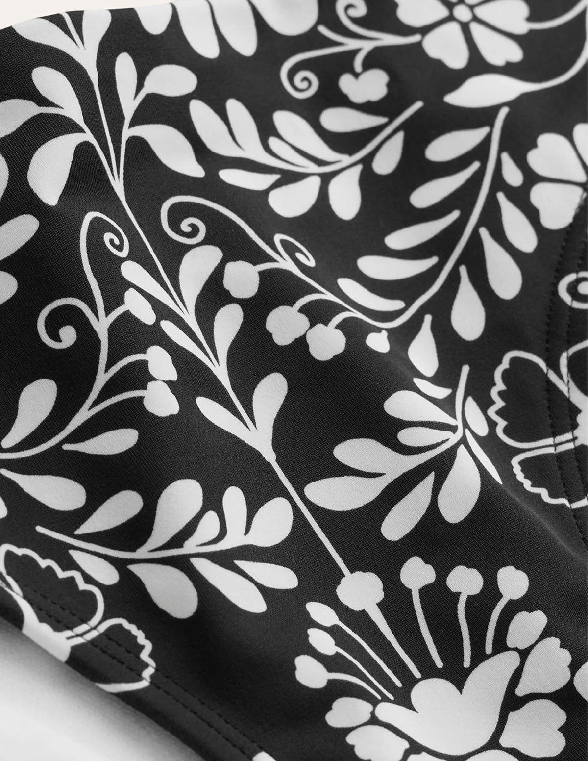 Classic Bikini Bottoms-Nero, Gardenia Sprig