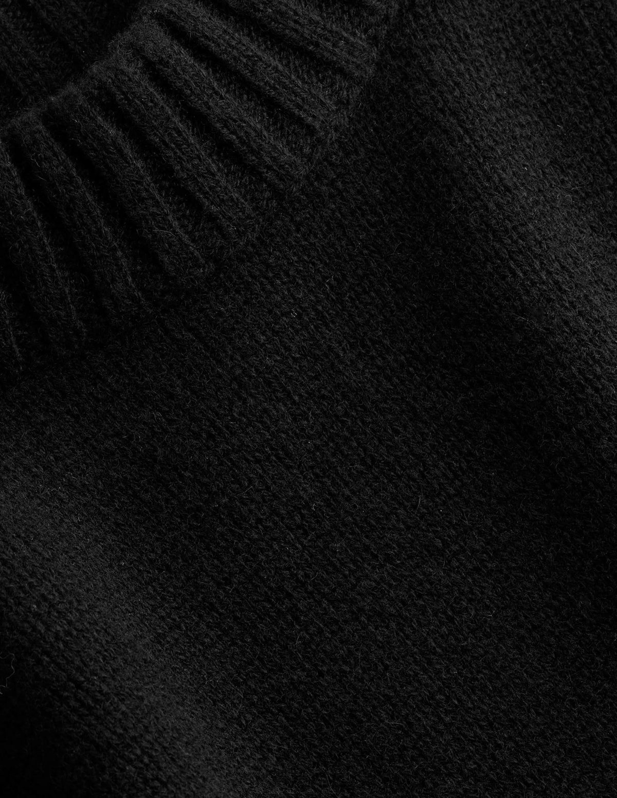 Chunky Cashmere Crew Neck Vest-Black
