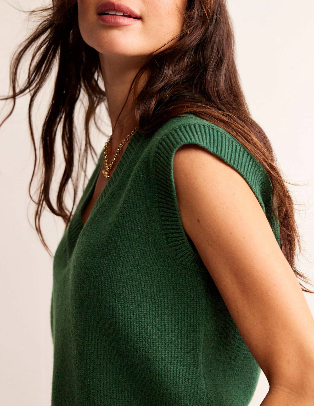 Olivia Merino Vest-Chatsworth Green