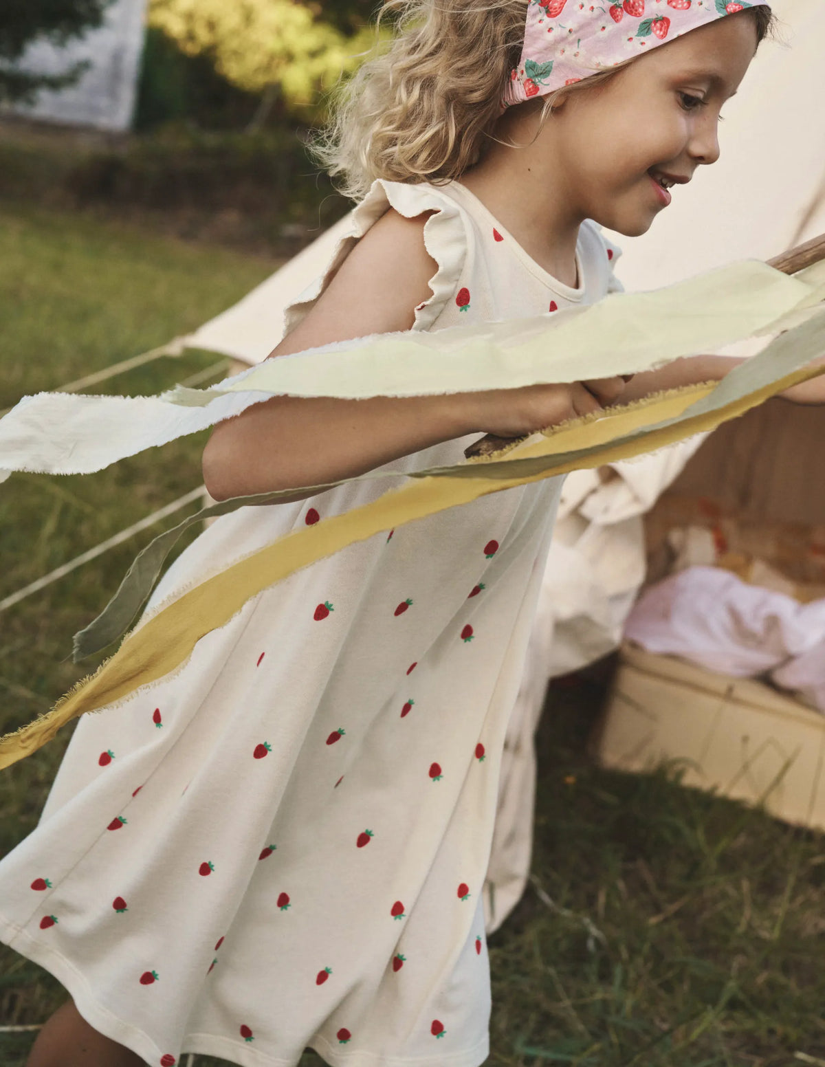 Short-Sleeve Nightie-Ivory Strawberry
