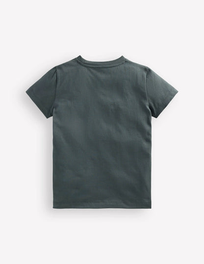 Short Sleeve Graphic T-shirt-Smoke Atmosphere