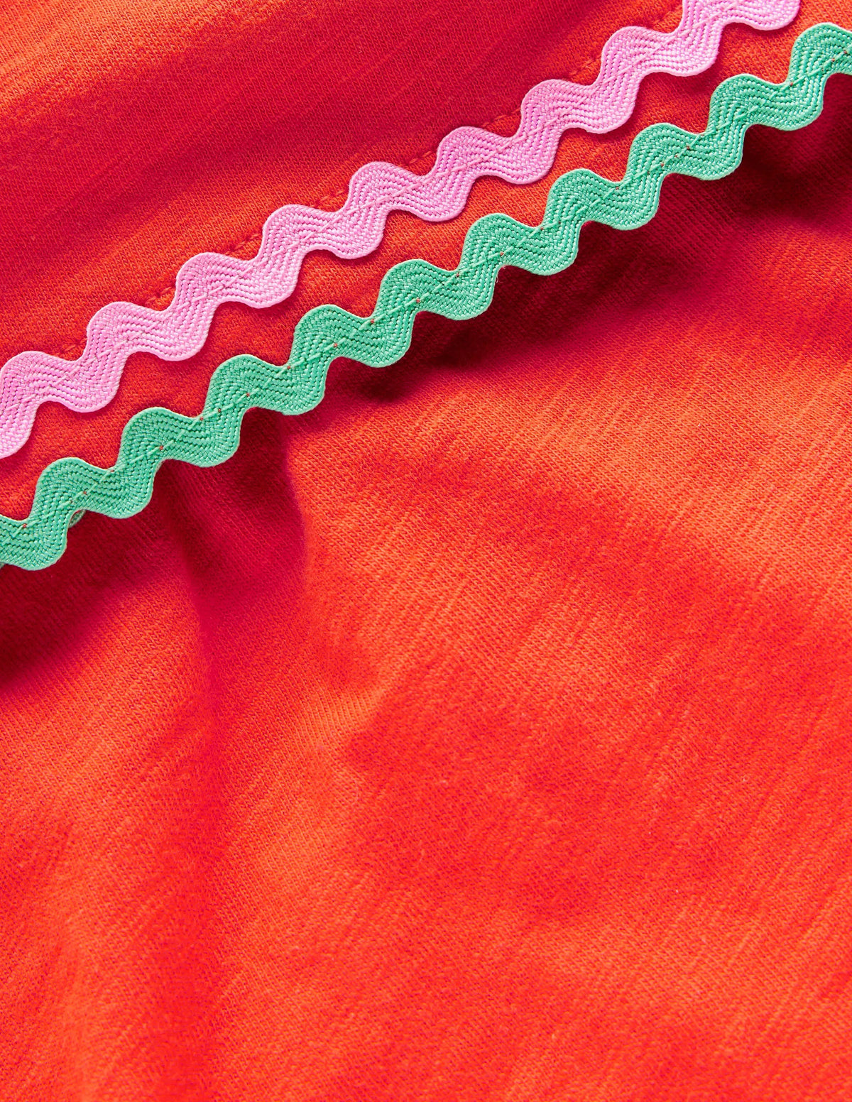 Trim Detail Pretty Top-Firecracker Red