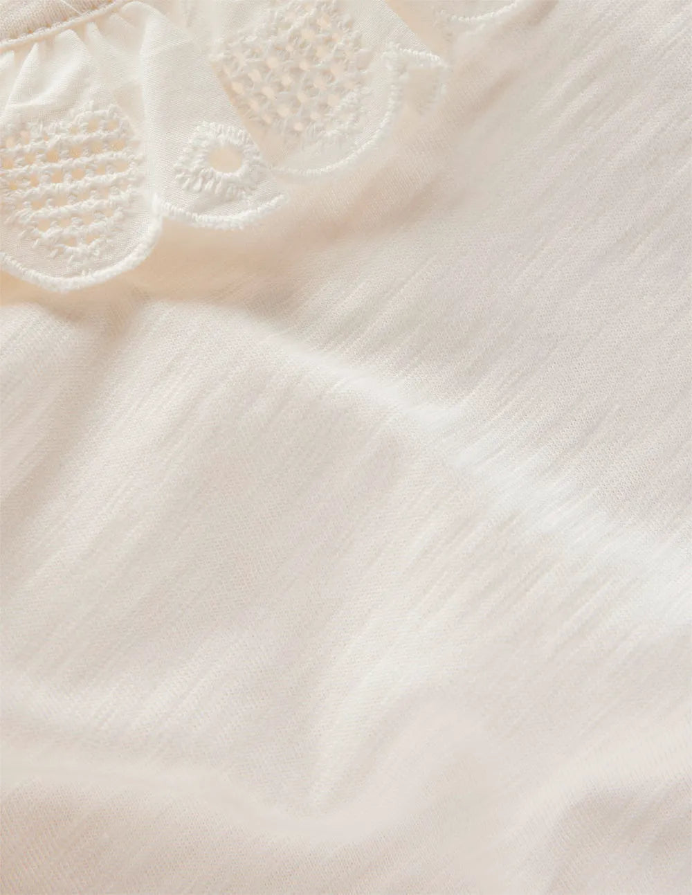 Broderie Heart Trim Top-Soft Ivory