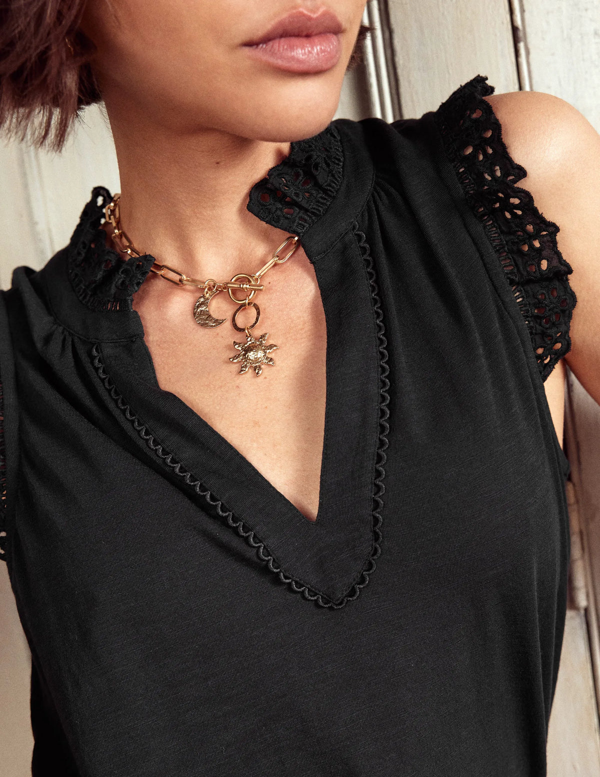 Aria Broderie Trim Vest-Black