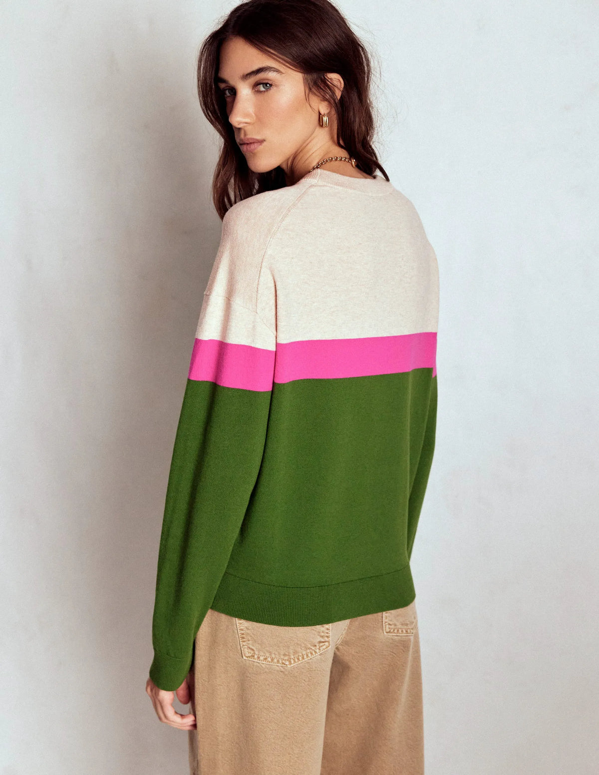 Lara Relaxed Cotton Jumper-Courtyard Green / Pink Yarrow