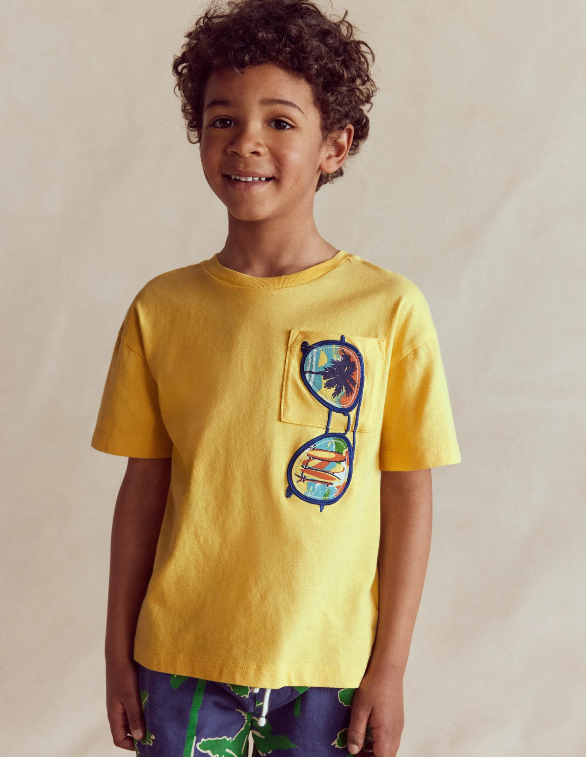 Short Sleeve Badge T-shirt-Sundress Holiday Sunglasses