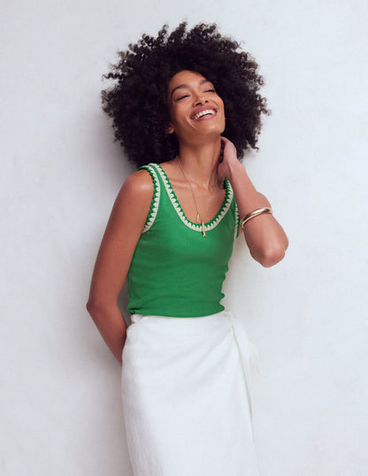 Maddie Trim Detail Vest-Shamrock Green