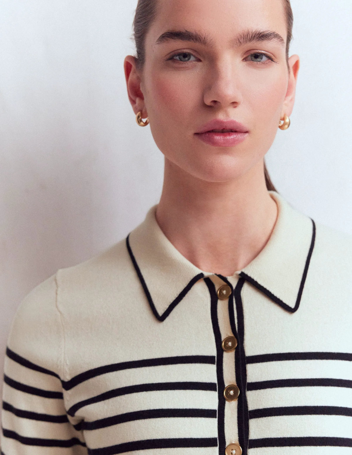 Liz Henley T-Shirt-Ivory. Navy