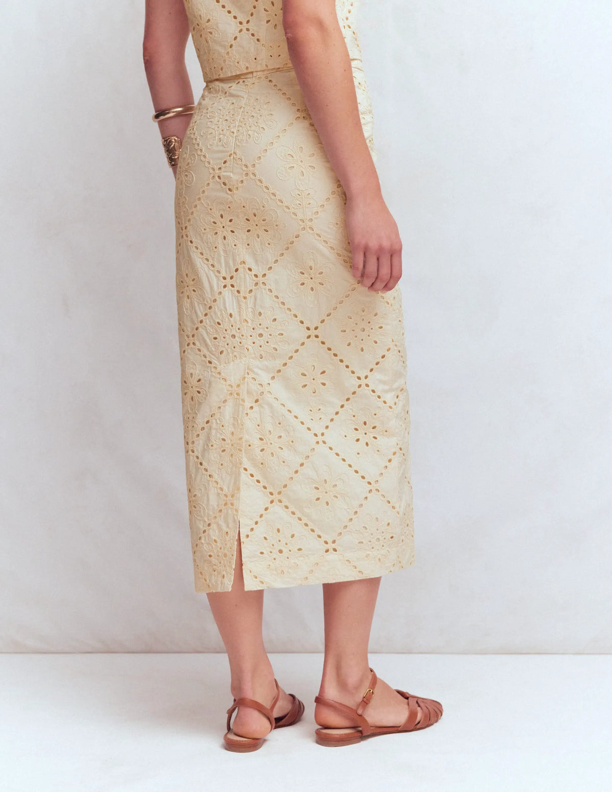 Textured Column Skirt-Ivory Broderie
