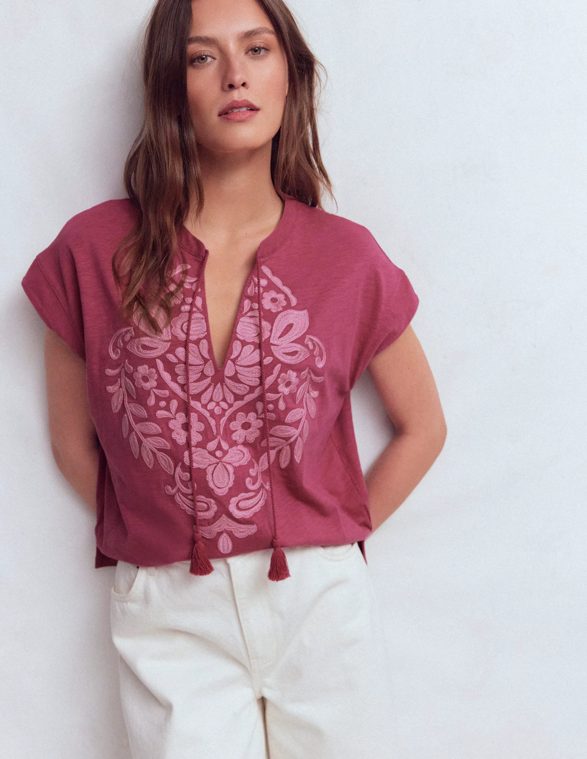 Nina Embroidered Notch T-shirt-Malaga, Formica Pink